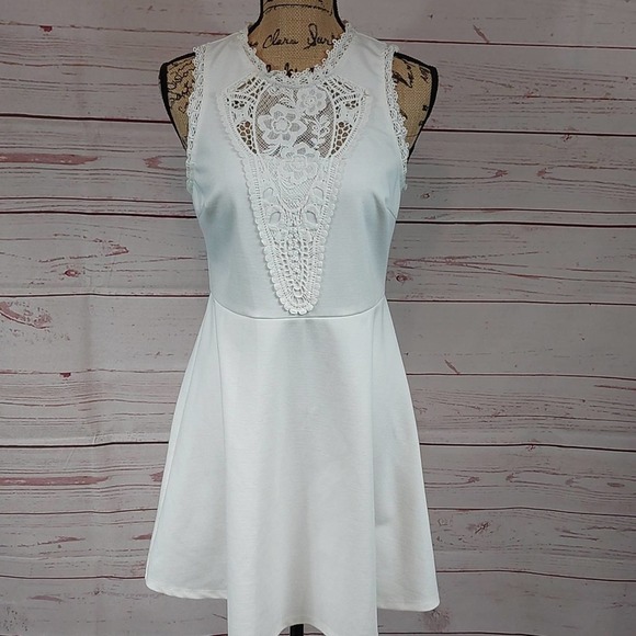 Francesca's Collections Dresses & Skirts - Francescas ivory lace front swing dress Size medium